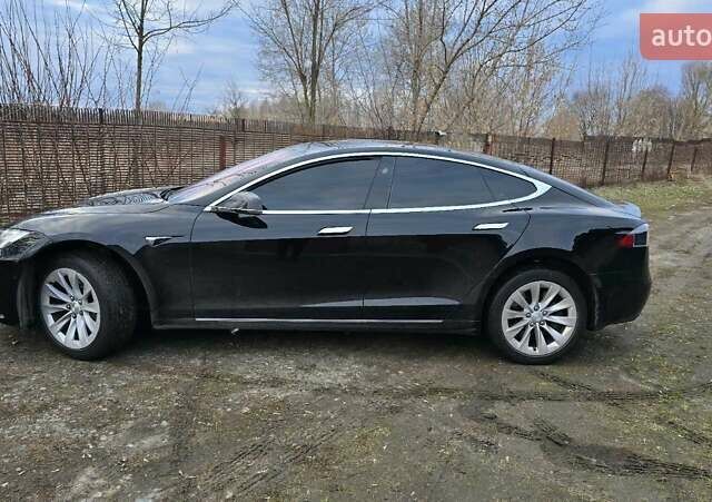 Черный Тесла Модель С, объемом двигателя 0 л и пробегом 123 тыс. км за 18380 $, фото 1 на Automoto.ua