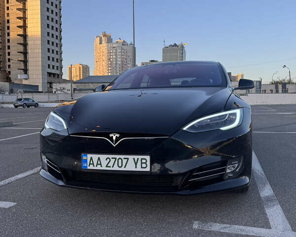 Черный Тесла Модель С, объемом двигателя 0 л и пробегом 205 тыс. км за 24000 $, фото 1 на Automoto.ua