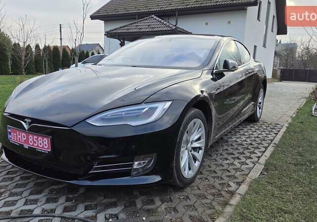 Черный Тесла Модель С, объемом двигателя 0 л и пробегом 217 тыс. км за 16300 $, фото 1 на Automoto.ua