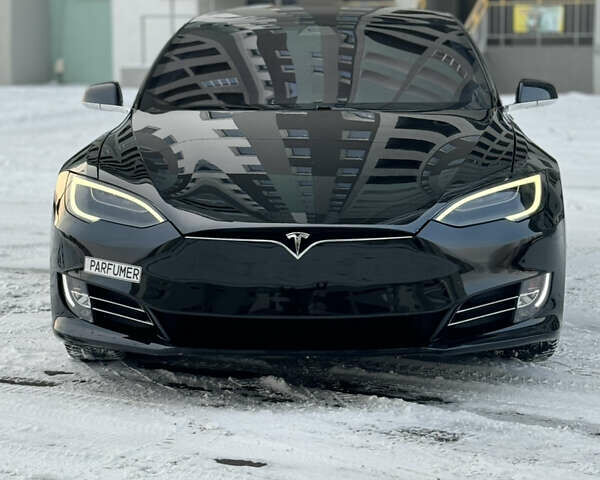 Черный Тесла Модель С, объемом двигателя 0 л и пробегом 153 тыс. км за 24000 $, фото 1 на Automoto.ua
