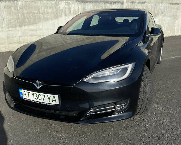Черный Тесла Модель С, объемом двигателя 0 л и пробегом 135 тыс. км за 24000 $, фото 1 на Automoto.ua