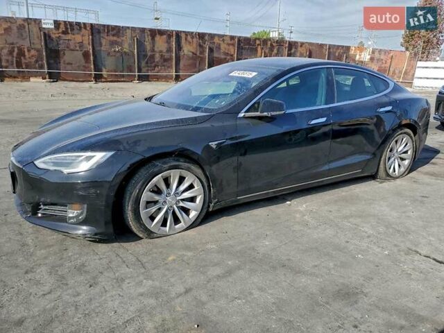 Черный Тесла Модель С, объемом двигателя 0 л и пробегом 107 тыс. км за 8700 $, фото 1 на Automoto.ua