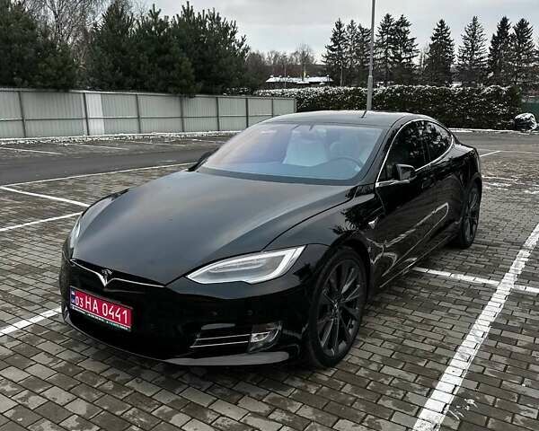 Черный Тесла Модель С, объемом двигателя 0 л и пробегом 106 тыс. км за 31000 $, фото 1 на Automoto.ua