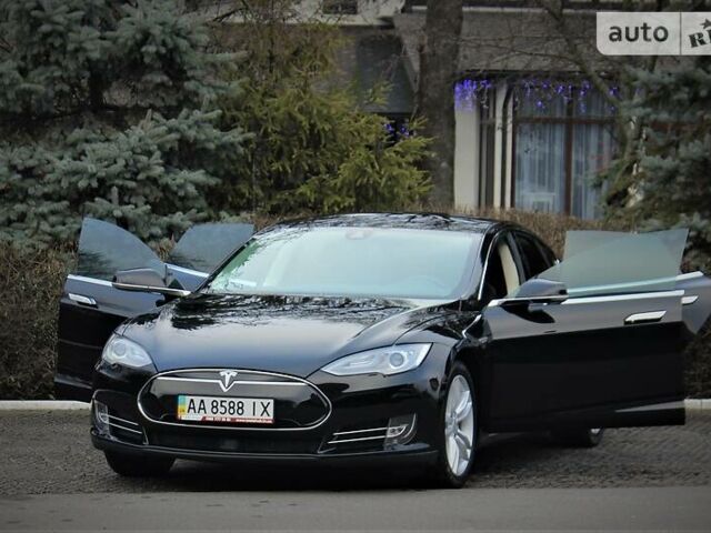 Черный Тесла Модель С, объемом двигателя 0 л и пробегом 140 тыс. км за 35000 $, фото 1 на Automoto.ua