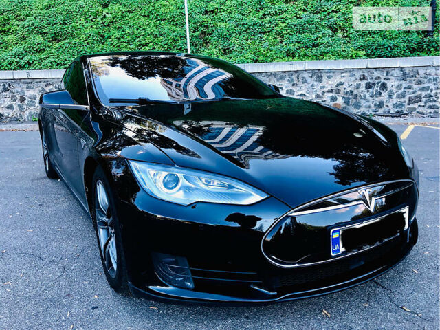 Черный Тесла Модель С, объемом двигателя 0 л и пробегом 80 тыс. км за 6200 $, фото 1 на Automoto.ua