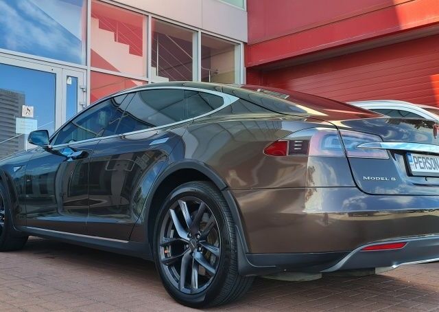 Коричневий Тесла Модель С, об'ємом двигуна 0 л та пробігом 162 тис. км за 14200 $, фото 1 на Automoto.ua
