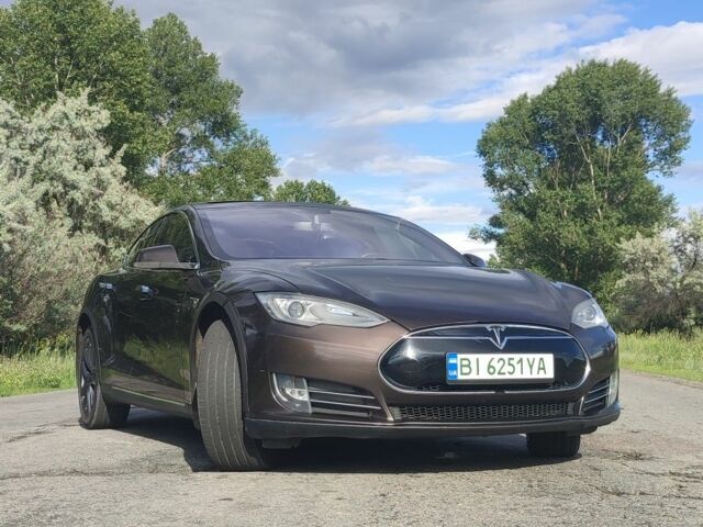 Коричневый Тесла Модель С, объемом двигателя 0 л и пробегом 180 тыс. км за 12507 $, фото 1 на Automoto.ua