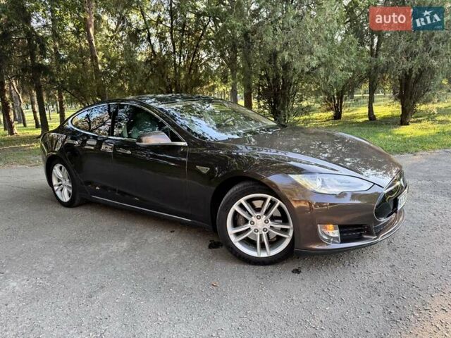 Коричневий Тесла Модель С, об'ємом двигуна 0 л та пробігом 159 тис. км за 14000 $, фото 1 на Automoto.ua