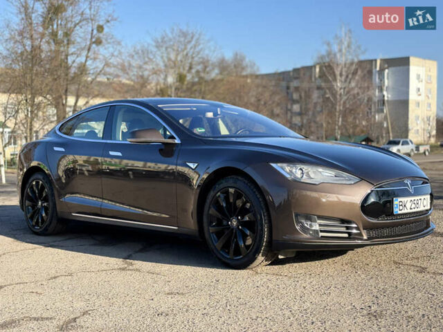 Коричневый Тесла Модель С, объемом двигателя 0 л и пробегом 240 тыс. км за 15000 $, фото 1 на Automoto.ua