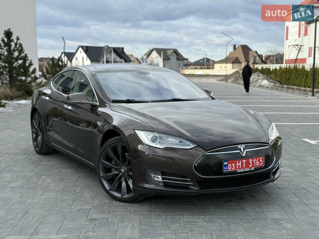 Коричневий Тесла Модель С, об'ємом двигуна 0 л та пробігом 220 тис. км за 11500 $, фото 1 на Automoto.ua