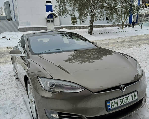 Коричневый Тесла Модель С, объемом двигателя 0 л и пробегом 140 тыс. км за 15000 $, фото 1 на Automoto.ua