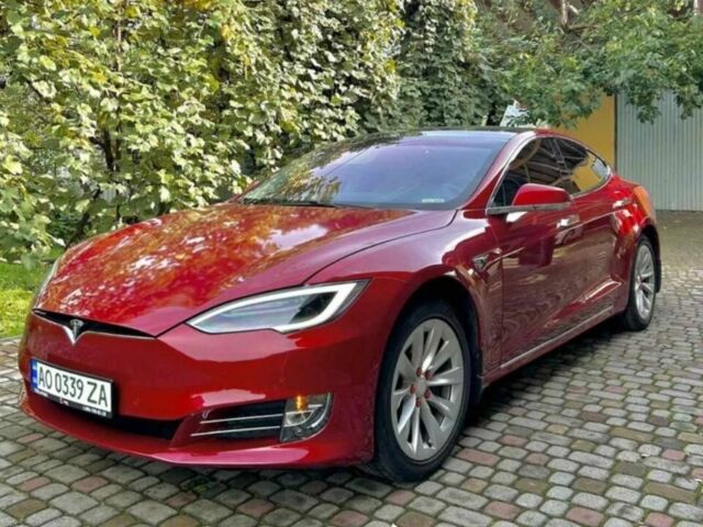 Красный Тесла Модель С, объемом двигателя 0 л и пробегом 30 тыс. км за 29672 $, фото 1 на Automoto.ua
