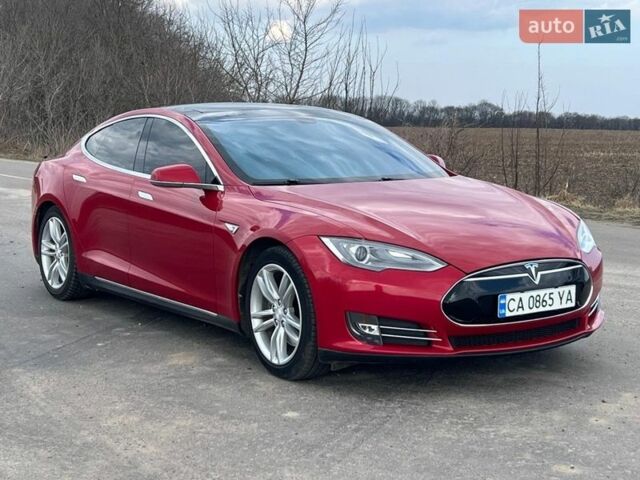 Красный Тесла Модель С, объемом двигателя 0 л и пробегом 182 тыс. км за 11500 $, фото 1 на Automoto.ua