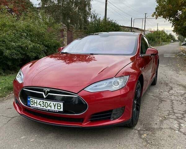 Красный Тесла Модель С, объемом двигателя 0 л и пробегом 172 тыс. км за 14900 $, фото 1 на Automoto.ua