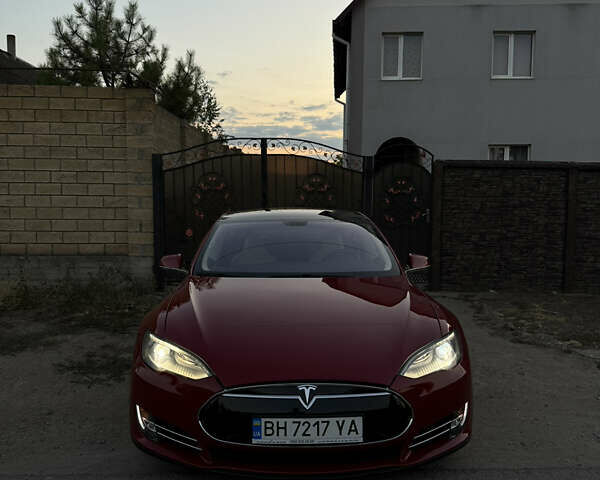 Красный Тесла Модель С, объемом двигателя 0 л и пробегом 88 тыс. км за 15000 $, фото 1 на Automoto.ua