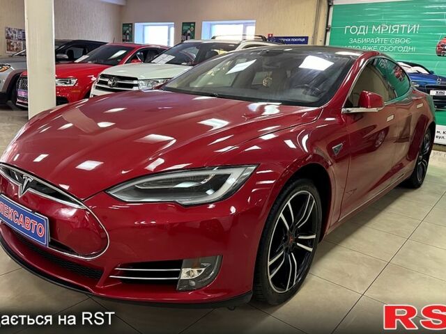 Красный Тесла Модель С, объемом двигателя 0.25 л и пробегом 17000 тыс. км за 13800 $, фото 1 на Automoto.ua