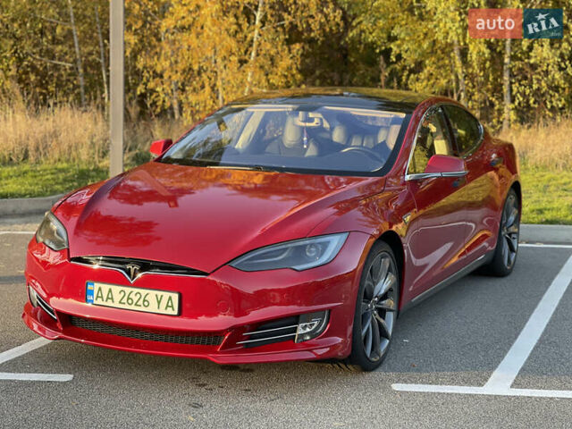 Красный Тесла Модель С, объемом двигателя 0 л и пробегом 234 тыс. км за 13000 $, фото 1 на Automoto.ua