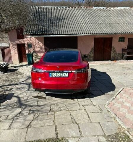 Красный Тесла Модель С, объемом двигателя 0 л и пробегом 120 тыс. км за 14600 $, фото 1 на Automoto.ua