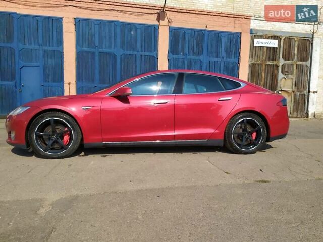 Красный Тесла Модель С, объемом двигателя 0 л и пробегом 107 тыс. км за 22000 $, фото 1 на Automoto.ua