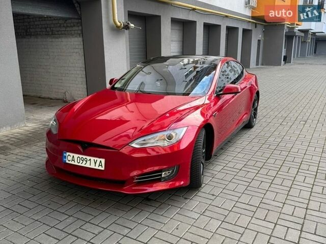 Красный Тесла Модель С, объемом двигателя 0 л и пробегом 222 тыс. км за 14800 $, фото 1 на Automoto.ua