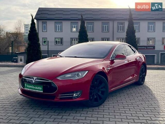 Красный Тесла Модель С, объемом двигателя 0 л и пробегом 236 тыс. км за 12999 $, фото 1 на Automoto.ua