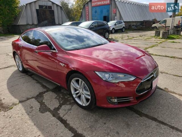 Червоний Тесла Модель С, об'ємом двигуна 0 л та пробігом 173 тис. км за 12999 $, фото 1 на Automoto.ua