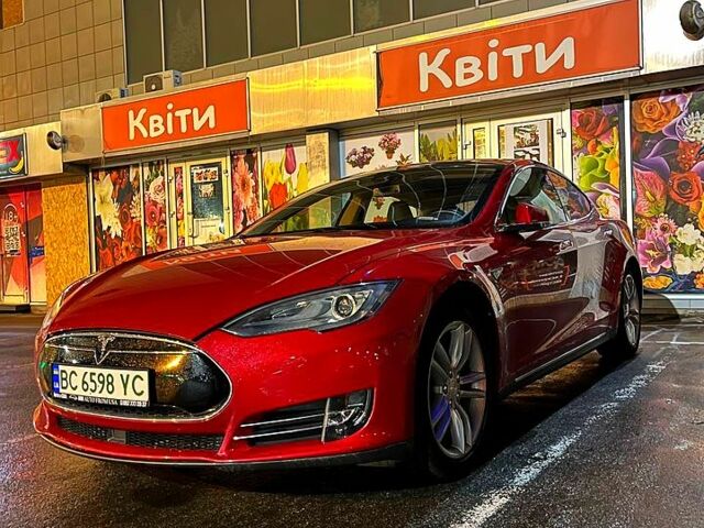 Красный Тесла Модель С, объемом двигателя 0 л и пробегом 22500 тыс. км за 14500 $, фото 1 на Automoto.ua