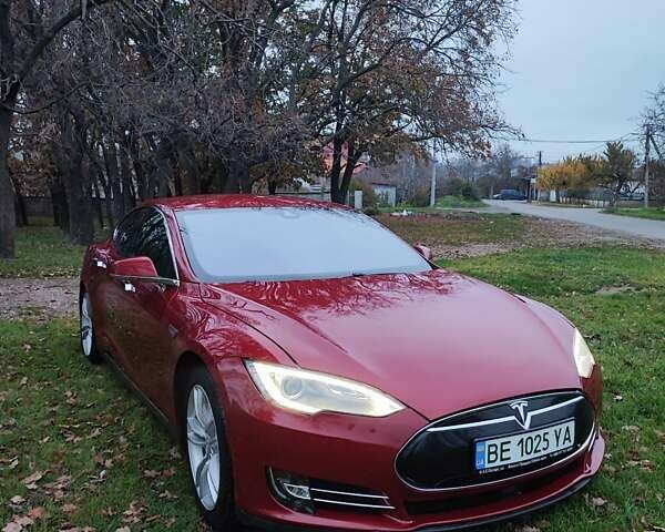 Красный Тесла Модель С, объемом двигателя 0 л и пробегом 274 тыс. км за 14900 $, фото 1 на Automoto.ua