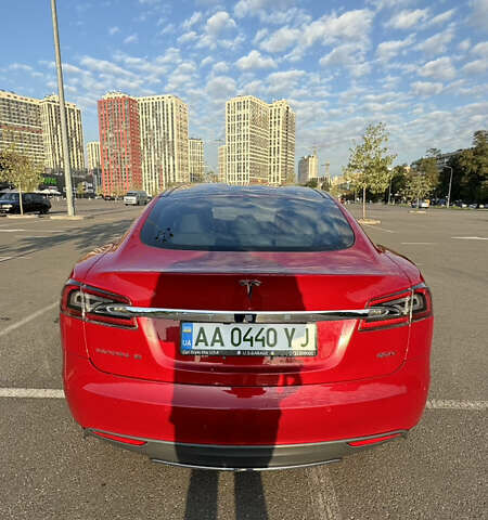 Красный Тесла Модель С, объемом двигателя 0 л и пробегом 168 тыс. км за 15300 $, фото 1 на Automoto.ua