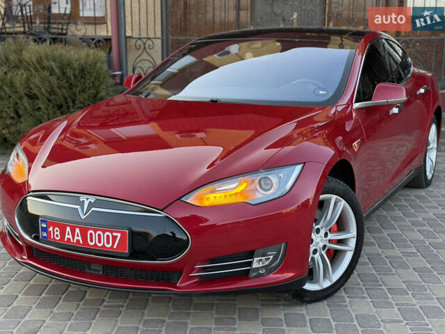 Красный Тесла Модель С, объемом двигателя 0 л и пробегом 116 тыс. км за 18500 $, фото 1 на Automoto.ua