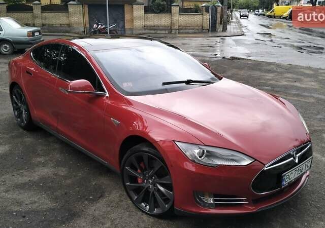 Красный Тесла Модель С, объемом двигателя 0 л и пробегом 209 тыс. км за 13400 $, фото 1 на Automoto.ua