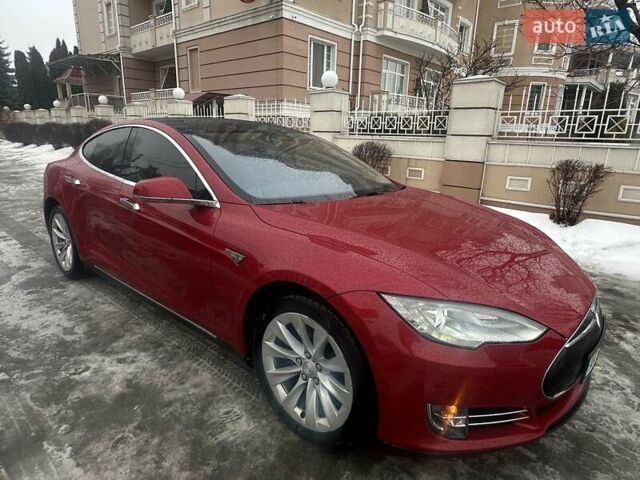 Красный Тесла Модель С, объемом двигателя 0 л и пробегом 166 тыс. км за 14000 $, фото 1 на Automoto.ua