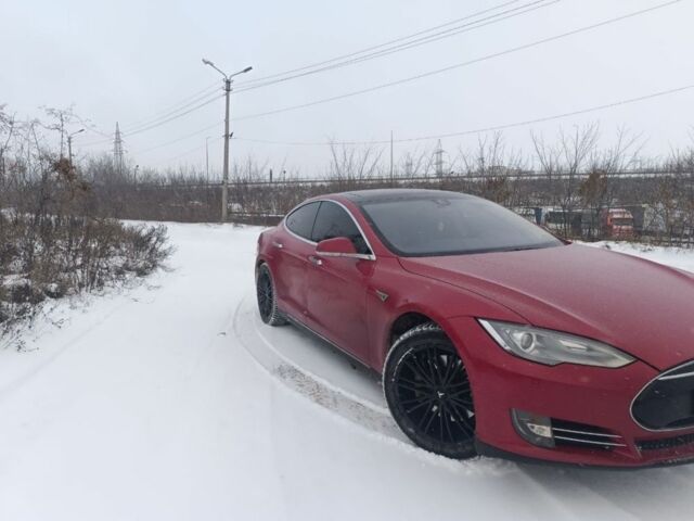 Червоний Тесла Модель С, об'ємом двигуна 0 л та пробігом 208 тис. км за 13800 $, фото 1 на Automoto.ua