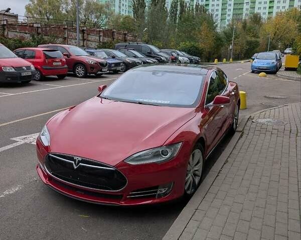 Червоний Тесла Модель С, об'ємом двигуна 0 л та пробігом 263 тис. км за 13500 $, фото 1 на Automoto.ua