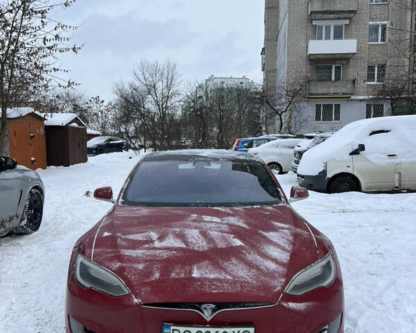Красный Тесла Модель С, объемом двигателя 0 л и пробегом 127 тыс. км за 15500 $, фото 1 на Automoto.ua