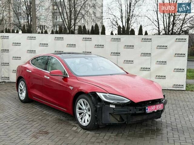 Красный Тесла Модель С, объемом двигателя 0 л и пробегом 157 тыс. км за 9800 $, фото 1 на Automoto.ua