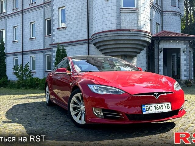 Красный Тесла Модель С, объемом двигателя 0.3 л и пробегом 127 тыс. км за 16500 $, фото 1 на Automoto.ua