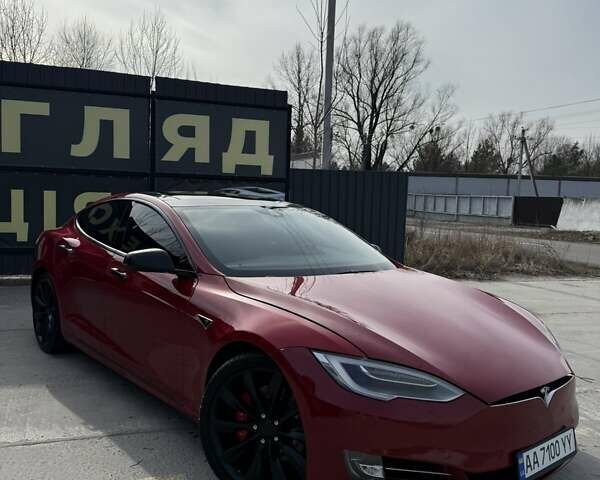 Красный Тесла Модель С, объемом двигателя 0 л и пробегом 210 тыс. км за 17900 $, фото 1 на Automoto.ua