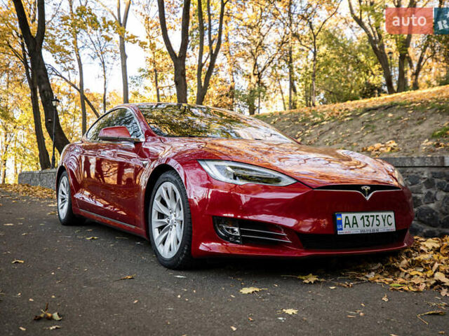 Красный Тесла Модель С, объемом двигателя 0 л и пробегом 122 тыс. км за 20500 $, фото 1 на Automoto.ua