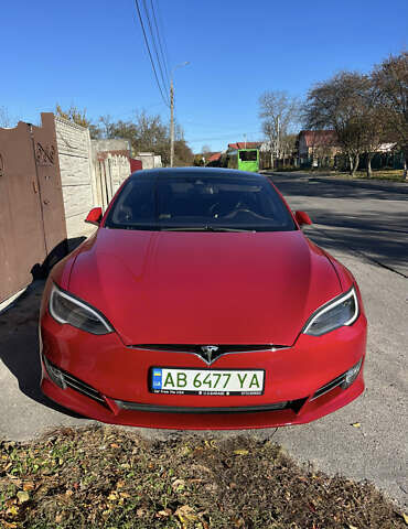 Красный Тесла Модель С, объемом двигателя 0 л и пробегом 212 тыс. км за 19999 $, фото 1 на Automoto.ua