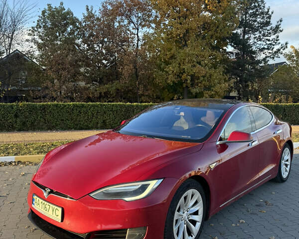Красный Тесла Модель С, объемом двигателя 0 л и пробегом 91 тыс. км за 17000 $, фото 1 на Automoto.ua