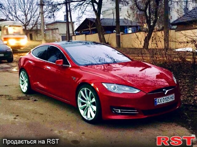 Красный Тесла Модель С, объемом двигателя 0 л и пробегом 45 тыс. км за 15000 $, фото 1 на Automoto.ua