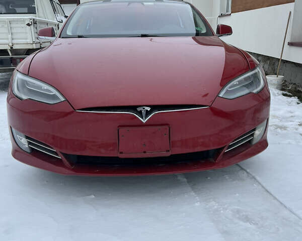 Красный Тесла Модель С, объемом двигателя 0 л и пробегом 188 тыс. км за 14000 $, фото 1 на Automoto.ua