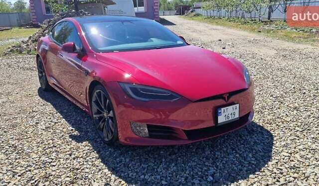 Красный Тесла Модель С, объемом двигателя 0 л и пробегом 151 тыс. км за 22000 $, фото 1 на Automoto.ua
