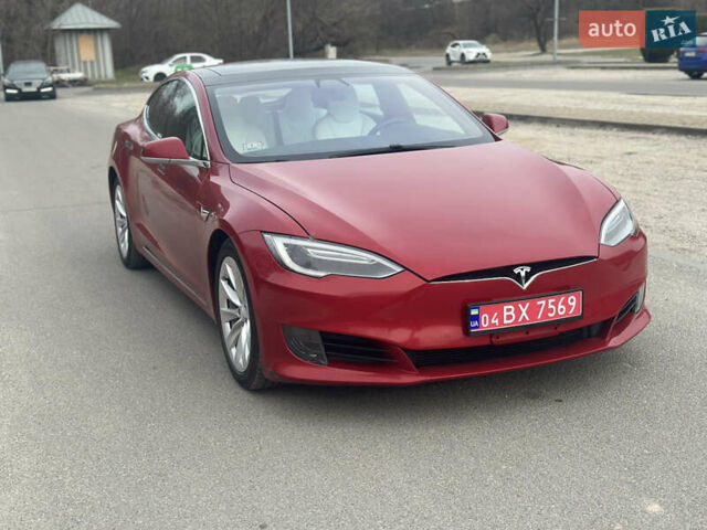 Красный Тесла Модель С, объемом двигателя 0 л и пробегом 198 тыс. км за 15900 $, фото 1 на Automoto.ua