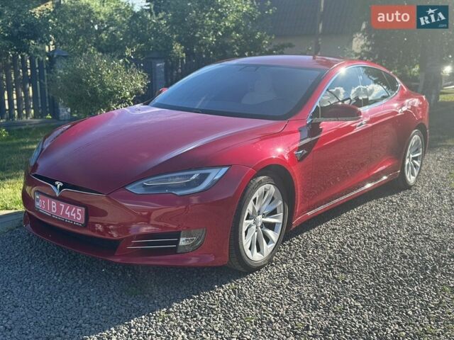 Красный Тесла Модель С, объемом двигателя 0 л и пробегом 160 тыс. км за 16500 $, фото 1 на Automoto.ua