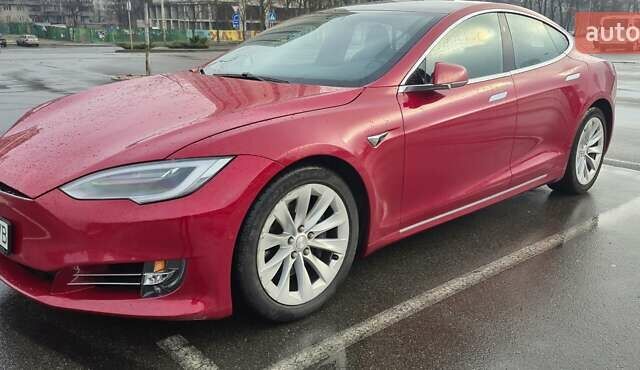 Красный Тесла Модель С, объемом двигателя 0 л и пробегом 108 тыс. км за 26999 $, фото 1 на Automoto.ua