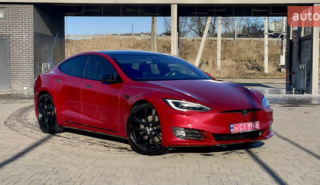Красный Тесла Модель С, объемом двигателя 0 л и пробегом 87 тыс. км за 16350 $, фото 1 на Automoto.ua