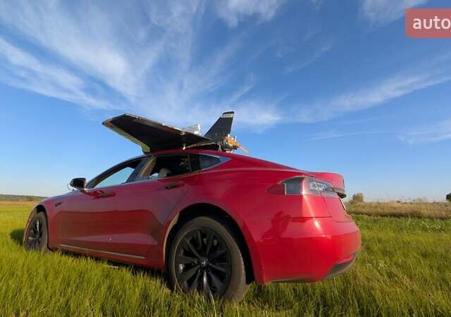 Красный Тесла Модель С, объемом двигателя 0 л и пробегом 150 тыс. км за 38999 $, фото 1 на Automoto.ua