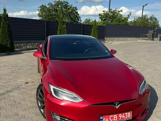 Красный Тесла Модель С, объемом двигателя 0 л и пробегом 102 тыс. км за 25000 $, фото 1 на Automoto.ua